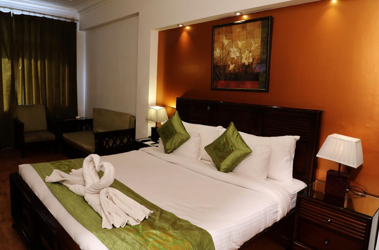 Hotel Baljees Regency Shimla Zewnętrze zdjęcie
