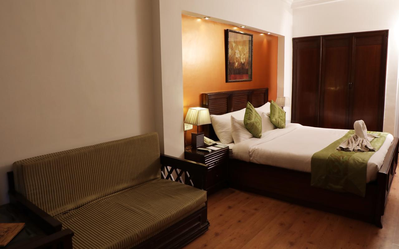 Hotel Baljees Regency Shimla Zewnętrze zdjęcie